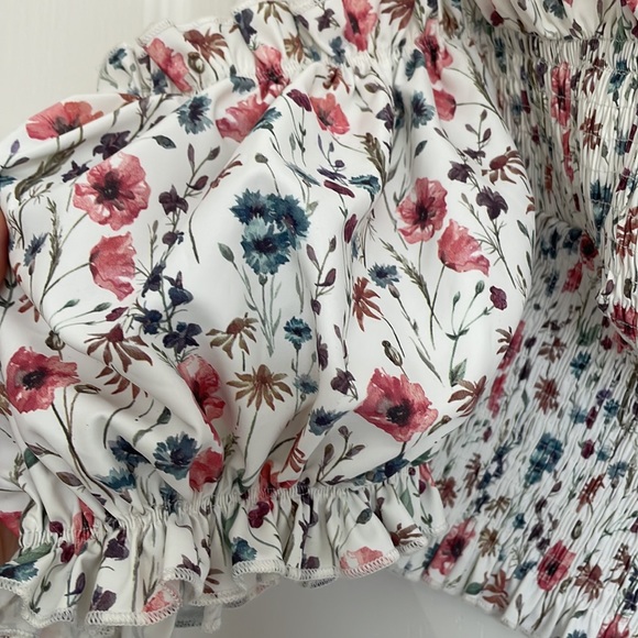 Puffy Sleeved Floral Off the Shoulder Top - Picture 3 of 5